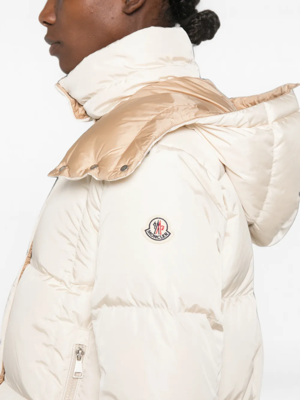 Moncler Gewatteerd jack met capuchon Beige