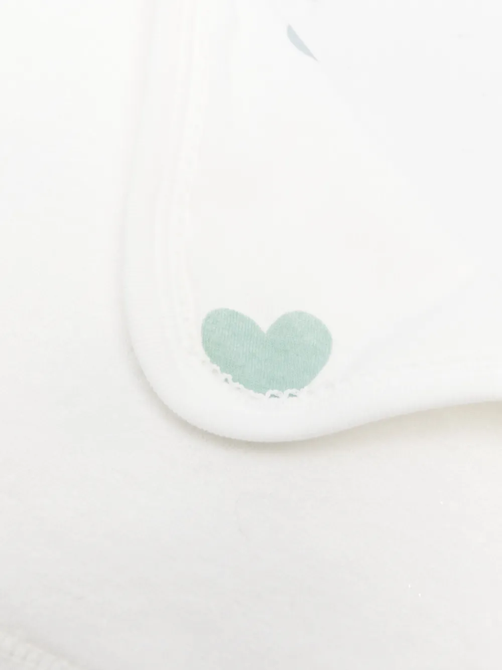 Petit Bateau Handdoek met hartprint Wit