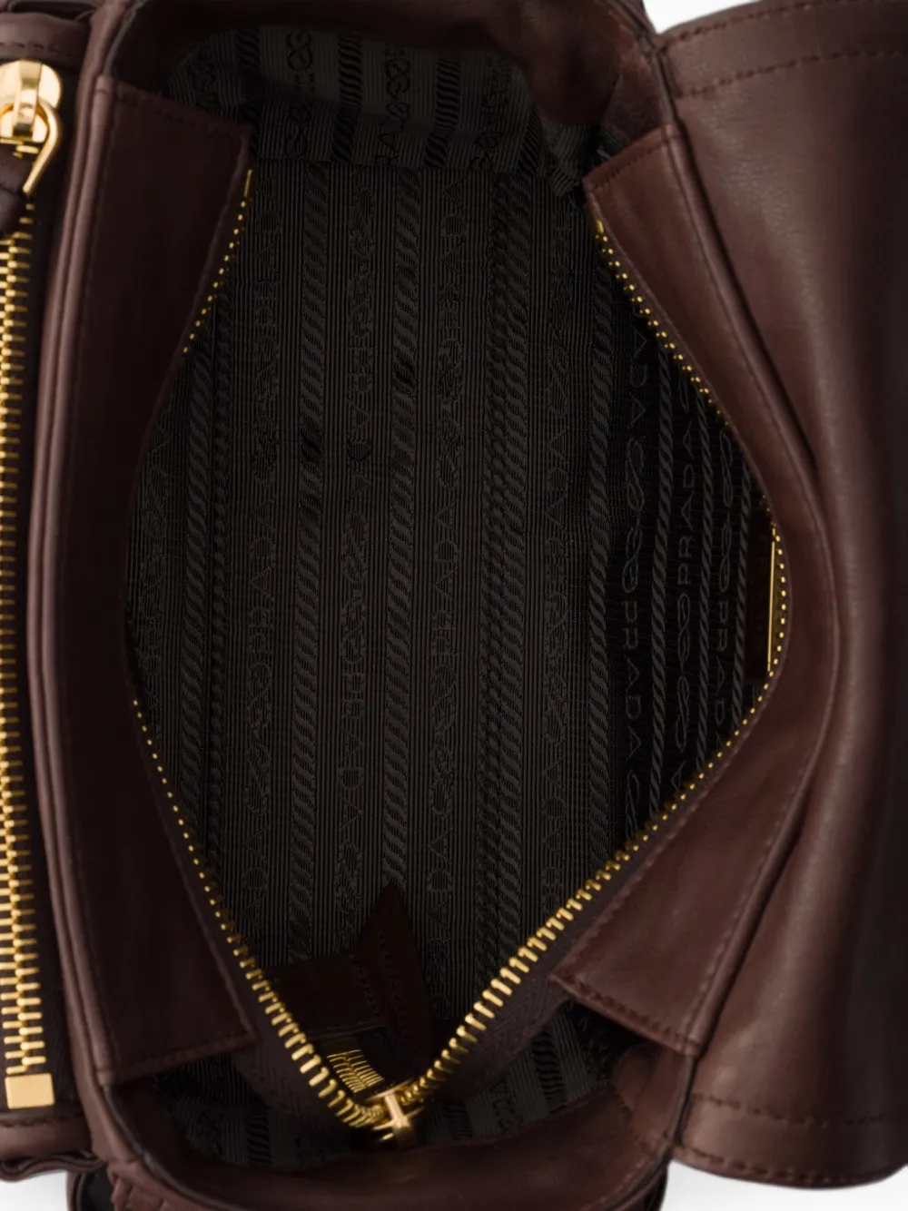 Prada Explore mini-tas van nappaleer Bruin