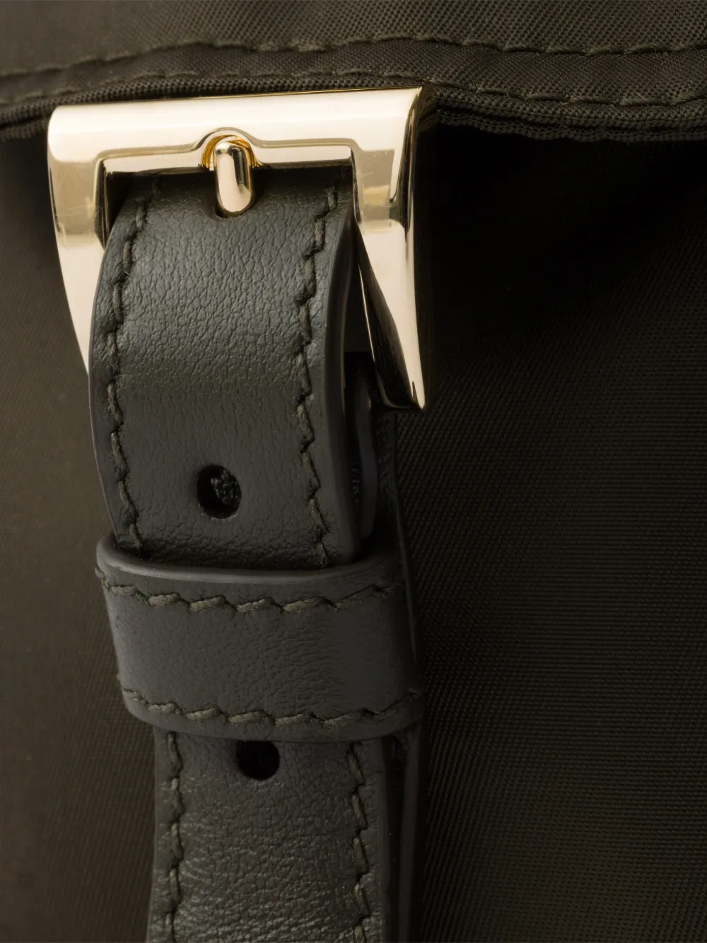 Prada Explore Re-Nylon medium schoudertas met klep Groen