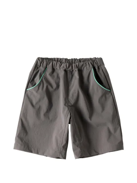 familiar shorts con pretina elástica y parche de ballena