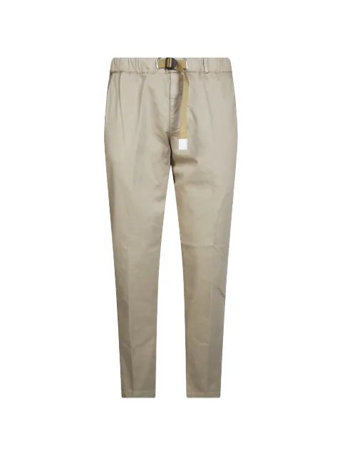 White Sand pantalon en gabardine à taille ceinturée