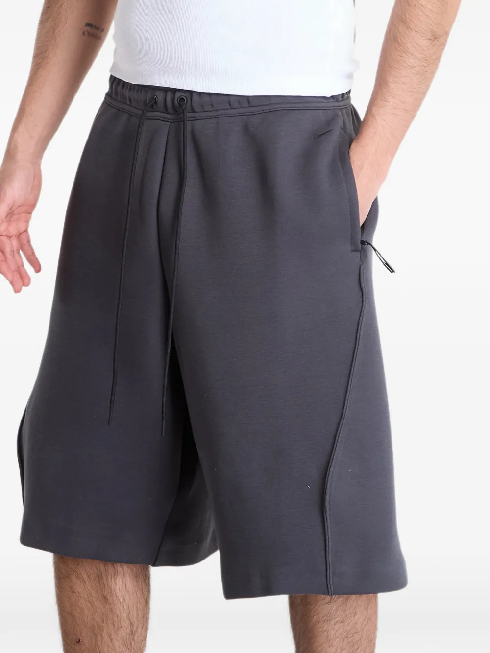 Nike Tech Fleece oversized shorts Grijs