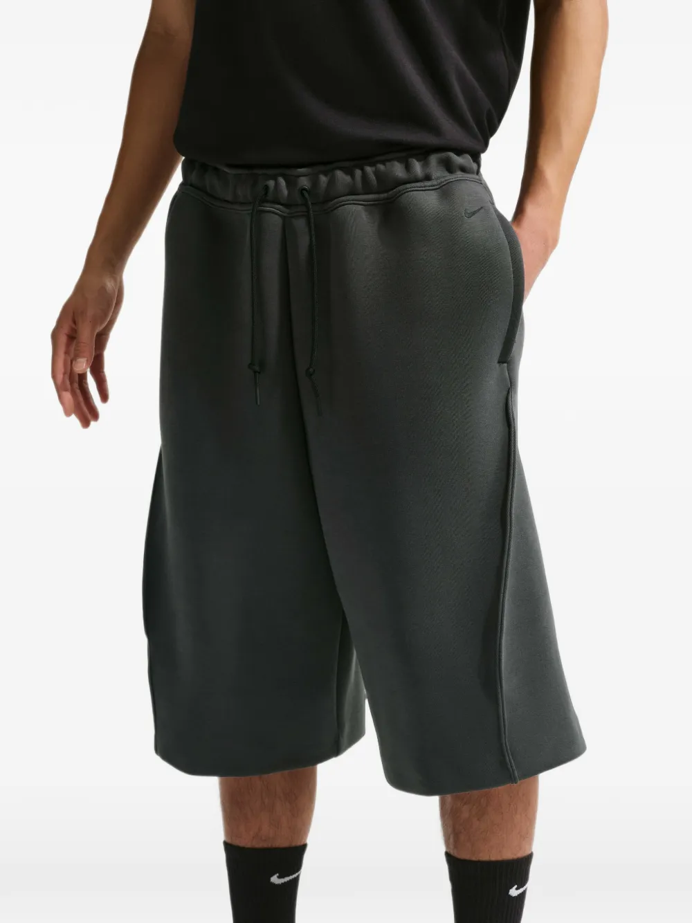 Nike Tech Fleece oversized shorts Grijs