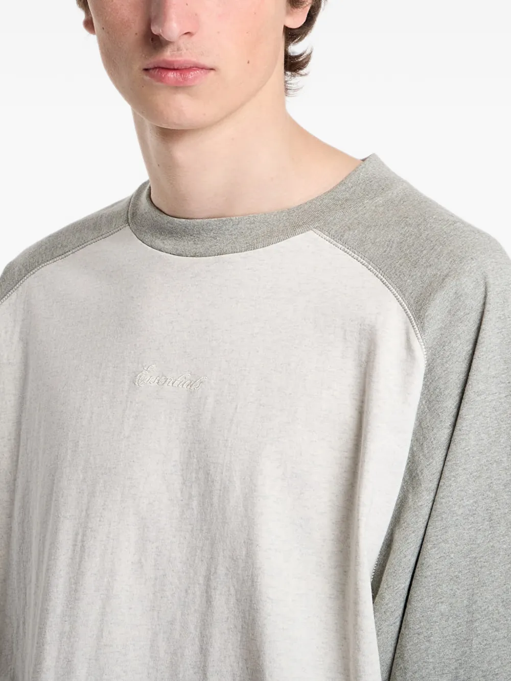 FEAR OF GOD ESSENTIALS Signature T-shirt met raglan mouwen Beige