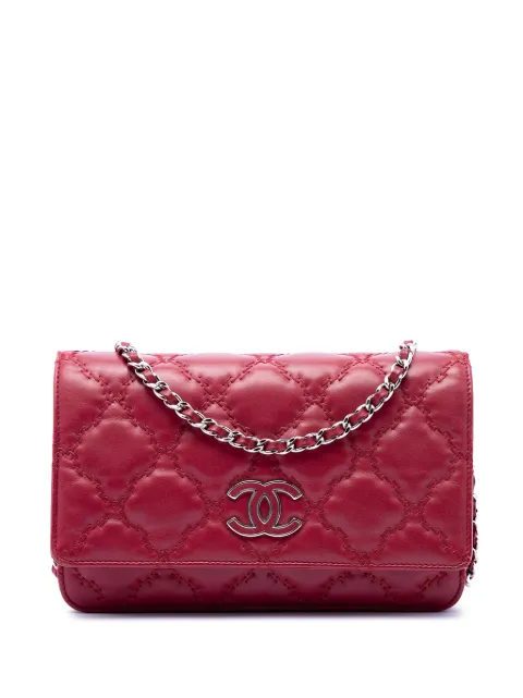 CHANEL Pre-Owned 2012-2013 CC Quilted Calfskin Double Stitch Hamptons Wallet on Chain crossbody bag