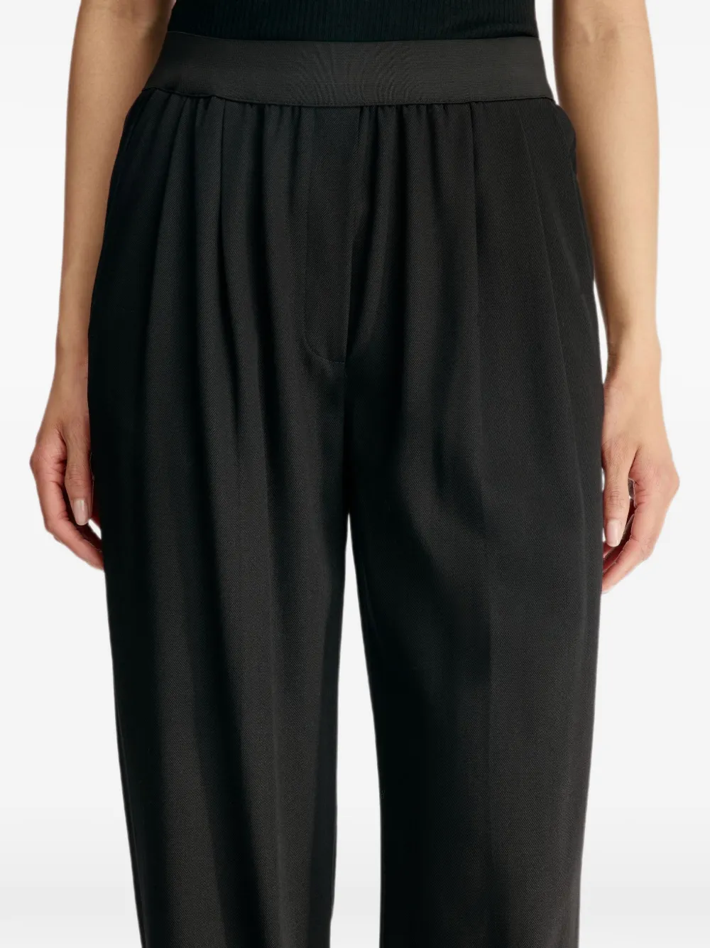 LouLou de Saison Dan straight plooibroek met elastische tailleband Zwart