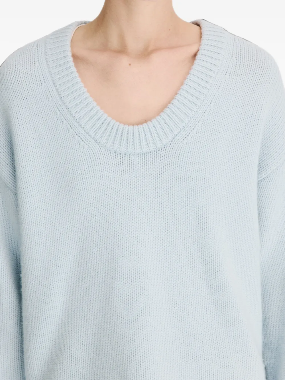 LouLou de Saison Derry LDS kasjmier trui met U-hals Blauw