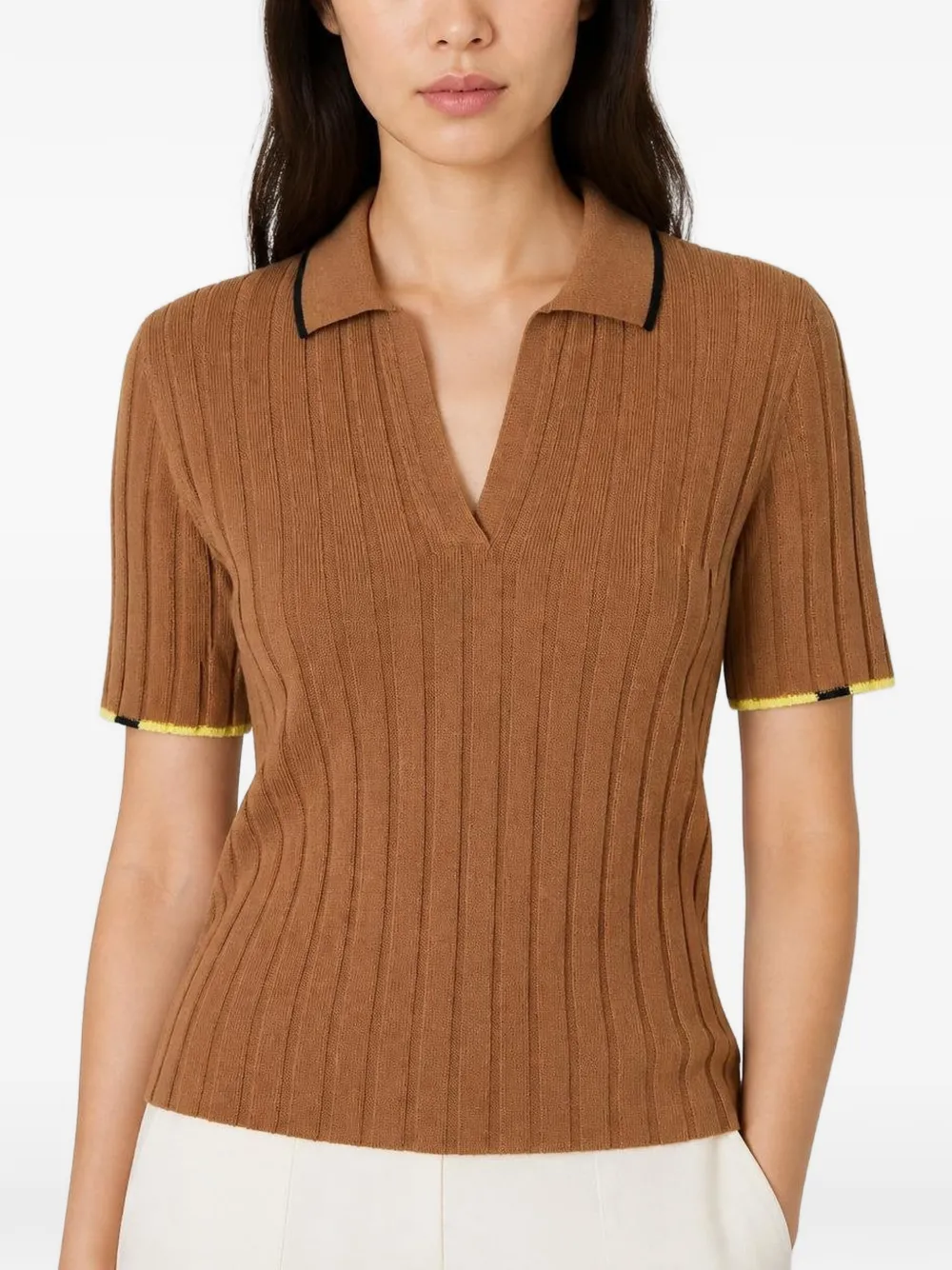 RETORI Geribbeld T-shirt Bruin
