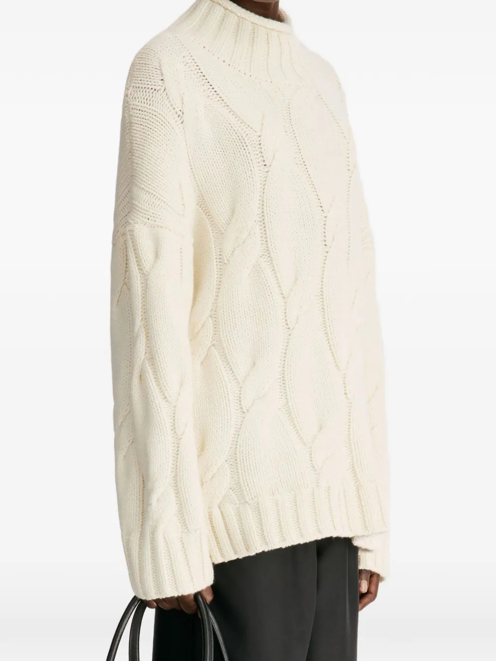 LouLou de Saison Kabelgebreide trui met opstaande kraag Beige