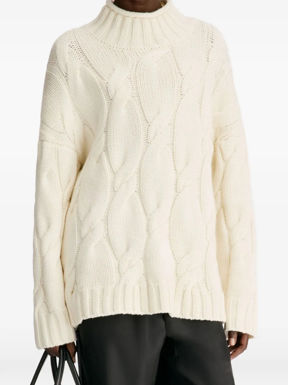 LouLou de Saison Kabelgebreide trui met opstaande kraag Beige