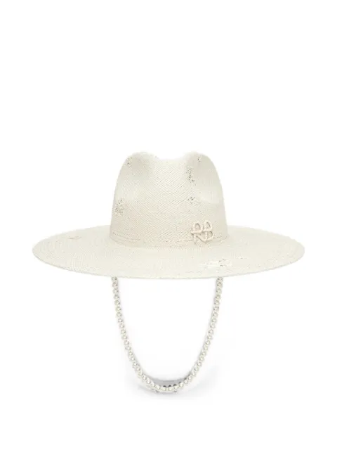 Ruslan Baginskiy sombrero fedora con detalle de perlas y efecto envejecido