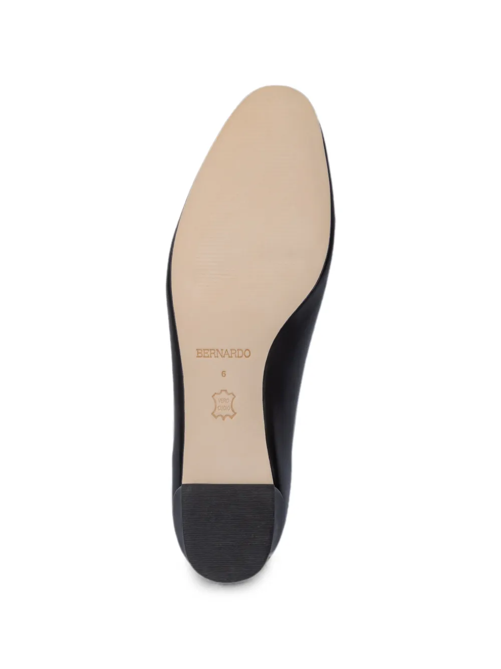 Bernardo Nero pumps met naaddetail Zwart