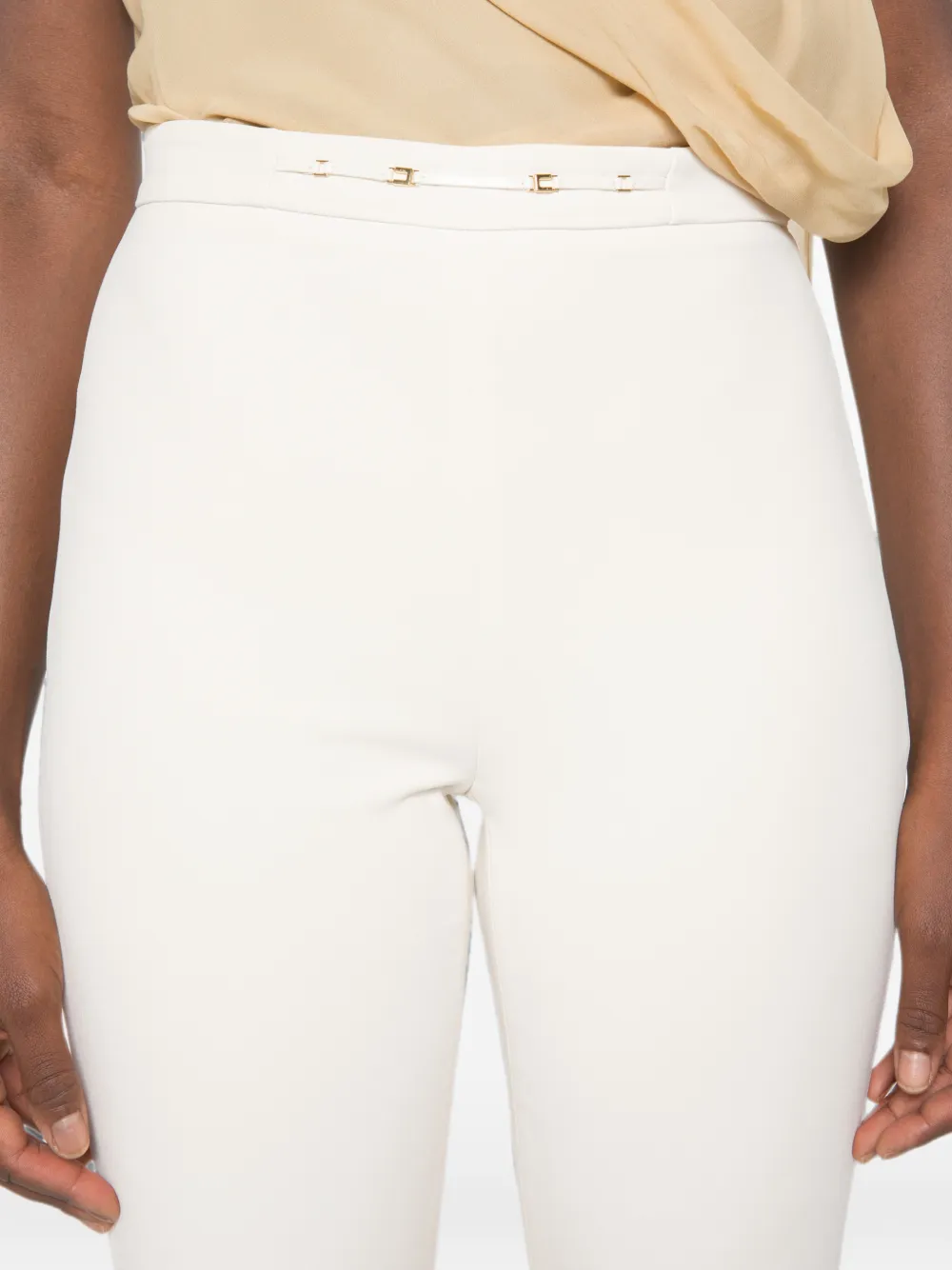 Elisabetta Franchi Cropped broek met logoplakkaat Beige