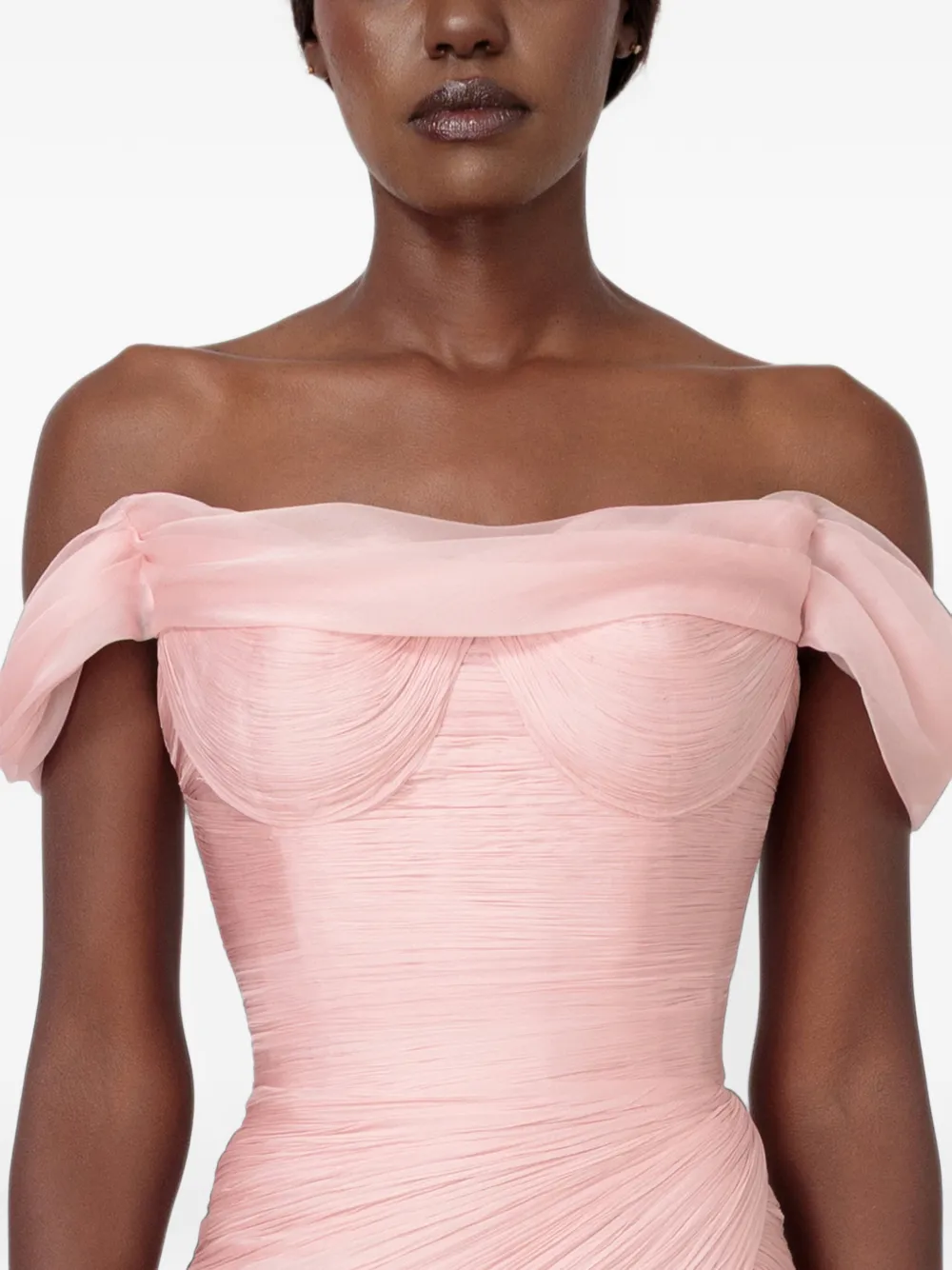 Iris Serban Petal flare silk gown with off-shoulder sleeves and feathers trim Roze