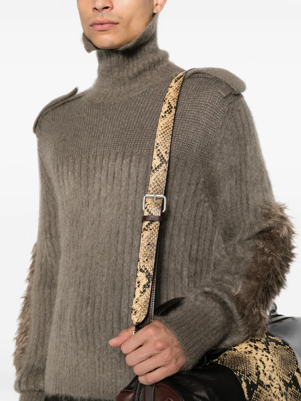 Burberry Trui met afwerking van imitatiebont en epauletten Beige
