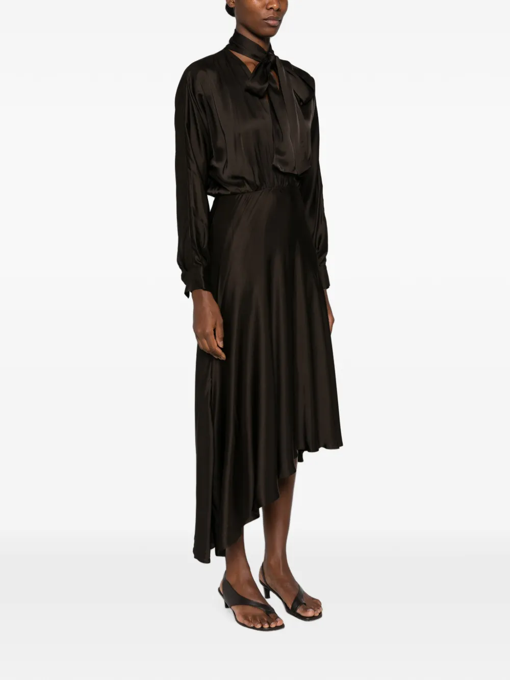 Maje Asymmetrische midi-jurk met gestrikte hals Bruin