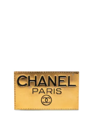CHANEL Pre-Owned 1990s ロゴプレート ブローチ | ゴールドトーン