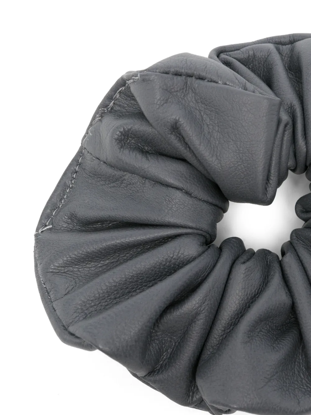 Manokhi Leren scrunchie Grijs