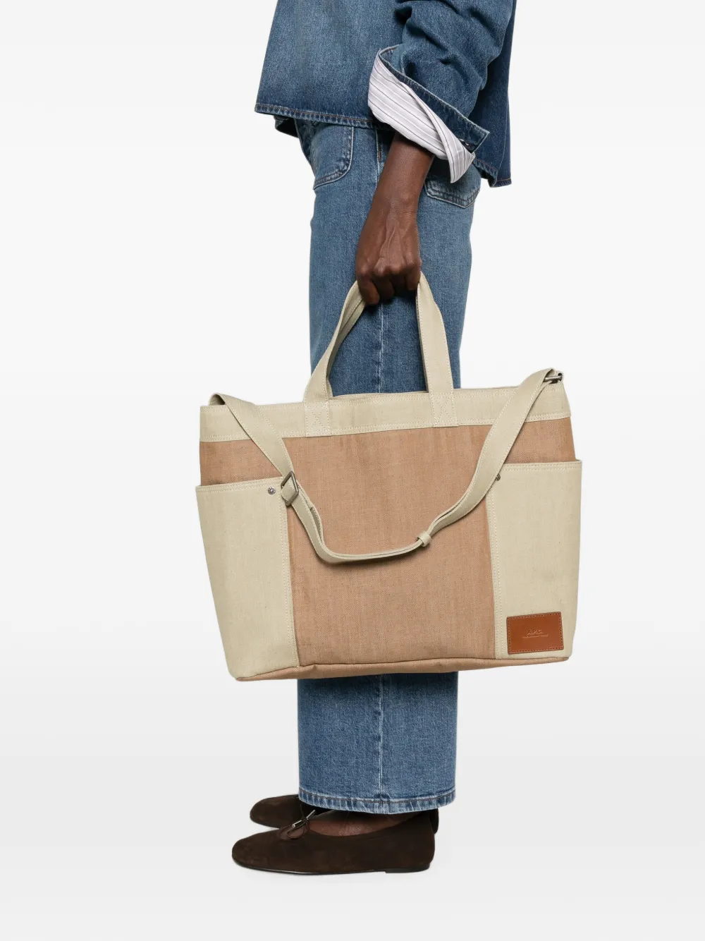 A.P.C. Jardin shopper met logo-patch Bruin