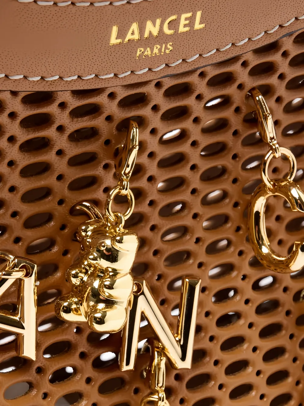 Lancel M Croisette schoudertas verfraaid met bedel Bruin