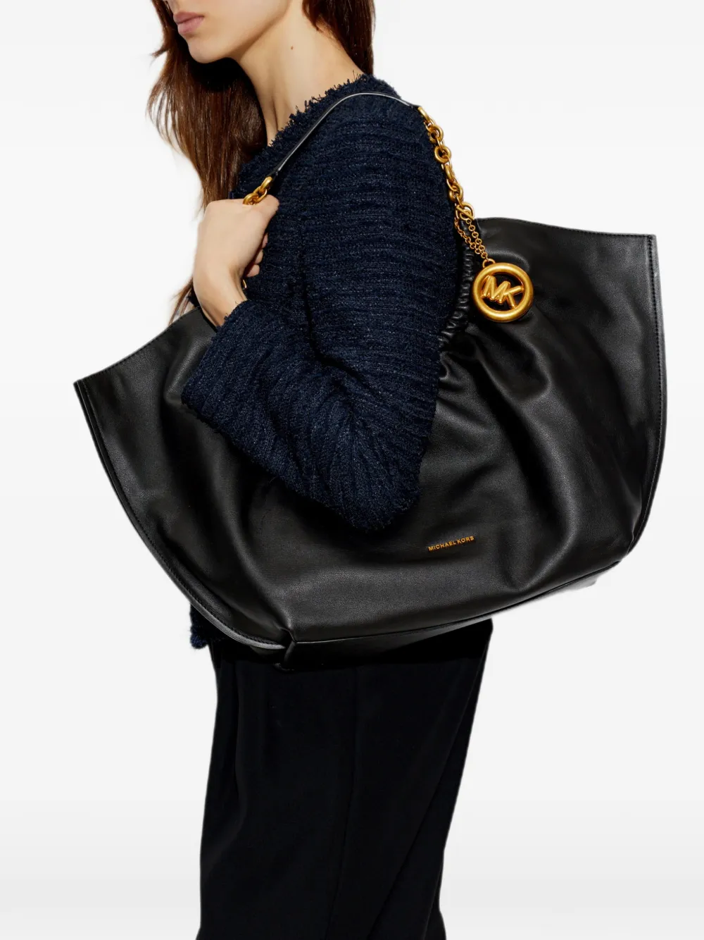 Michael Kors large Indie logo-charm tote bag Zwart