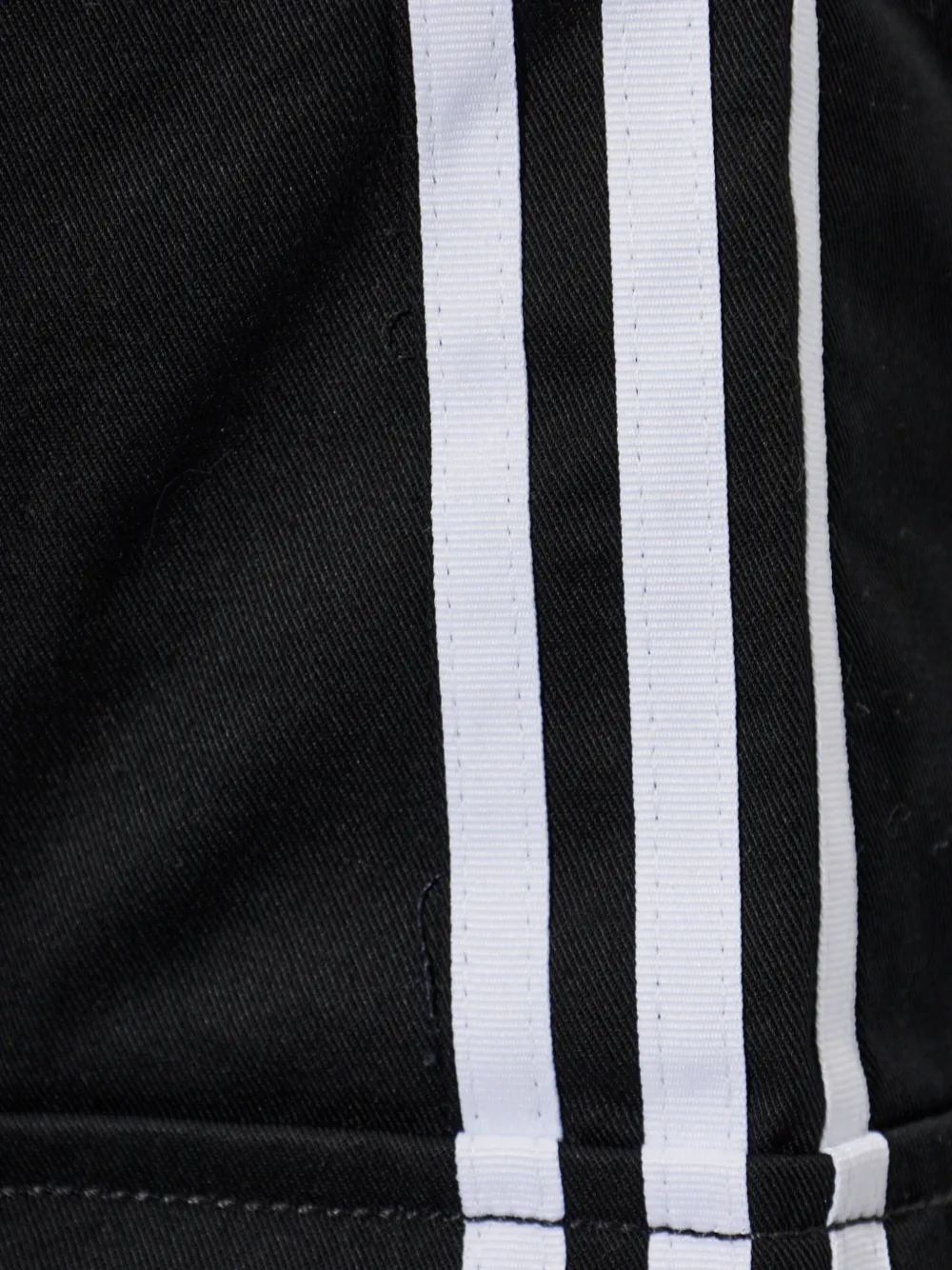 adidas x Willy Chavarria side-stripe cargo shorts Zwart
