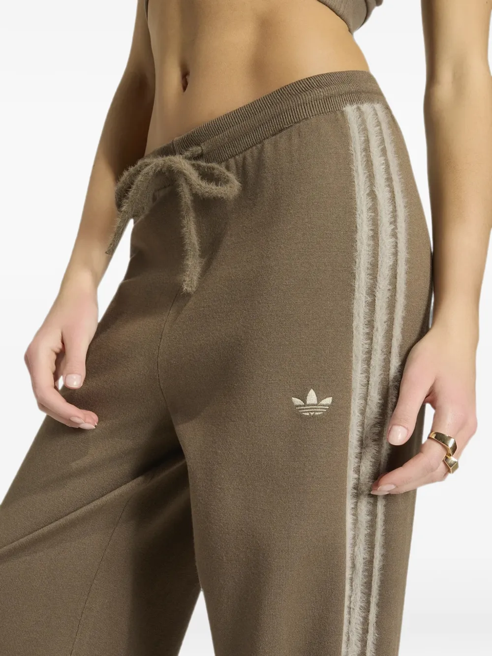 adidas Firebird trainingsbroek met zijstreep Bruin