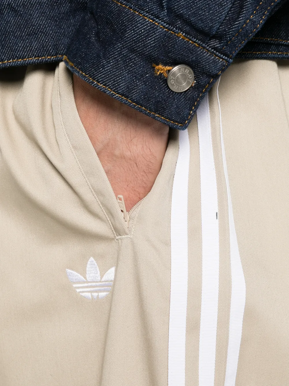 adidas Adicolor SST broek met geborduurd logo Beige