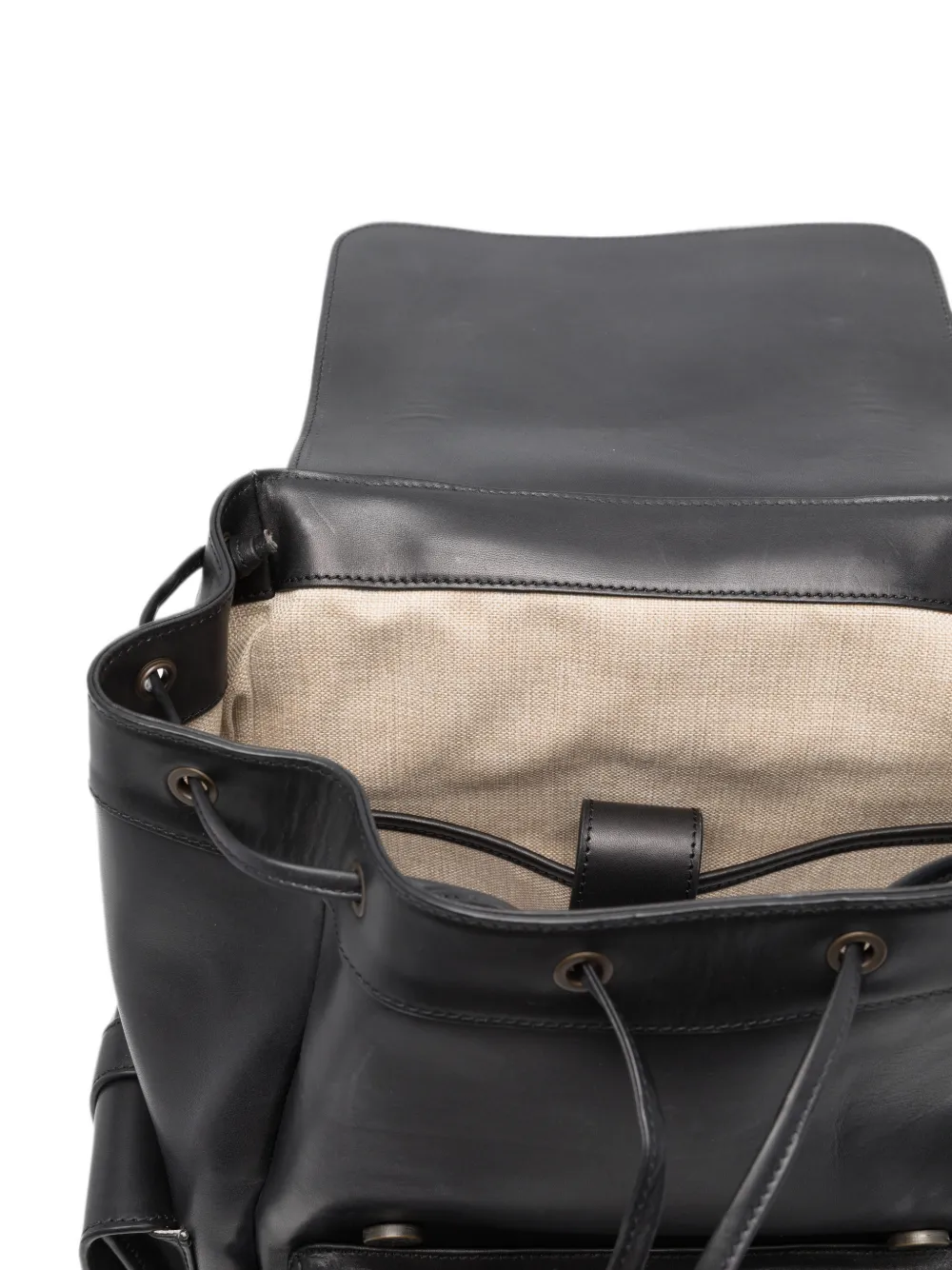 Officine Creative Boston 003 leren rugzak met gespsluiting Zwart