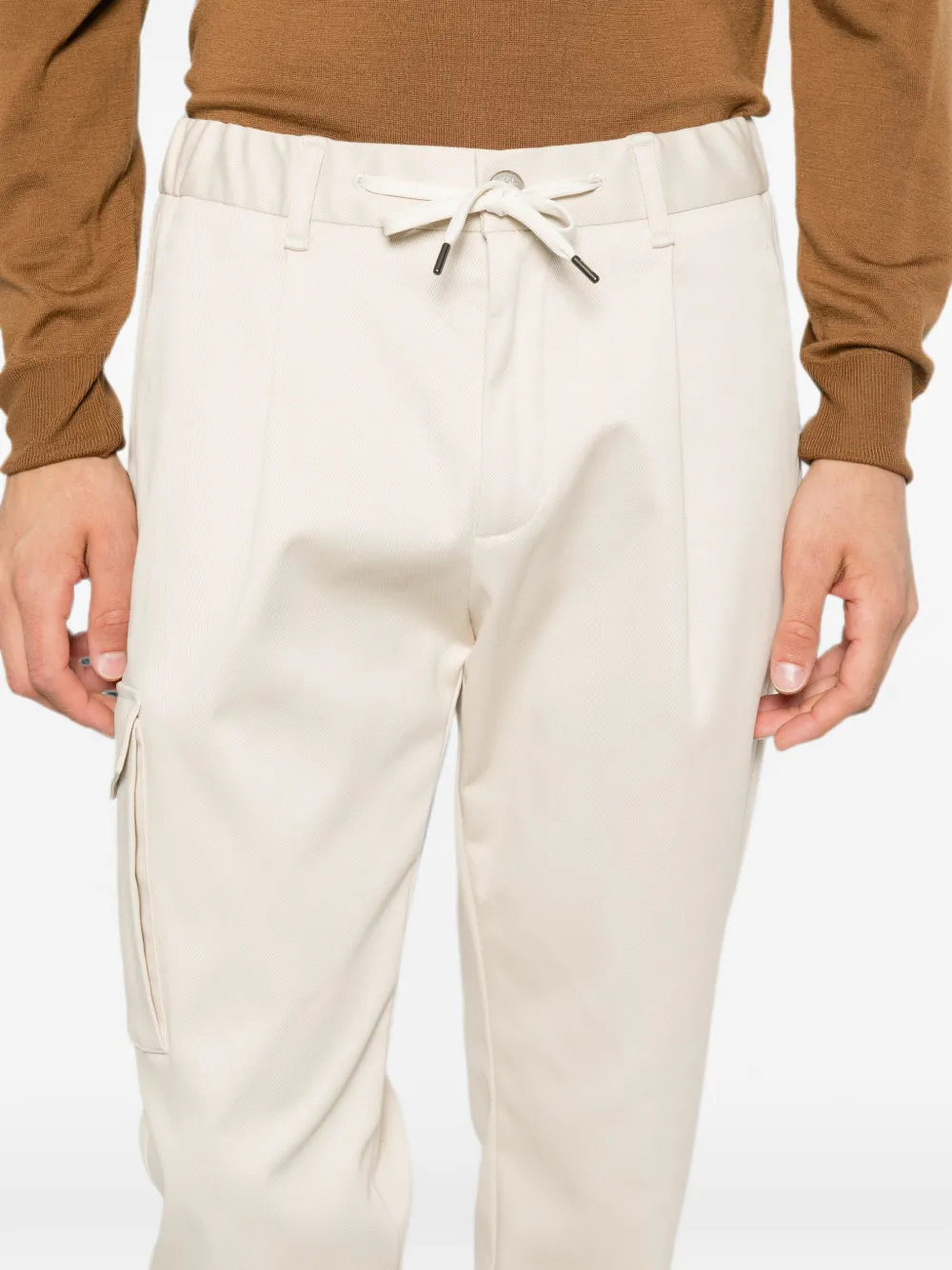 Herno Broek met trekkoordtaille en cargozak Beige
