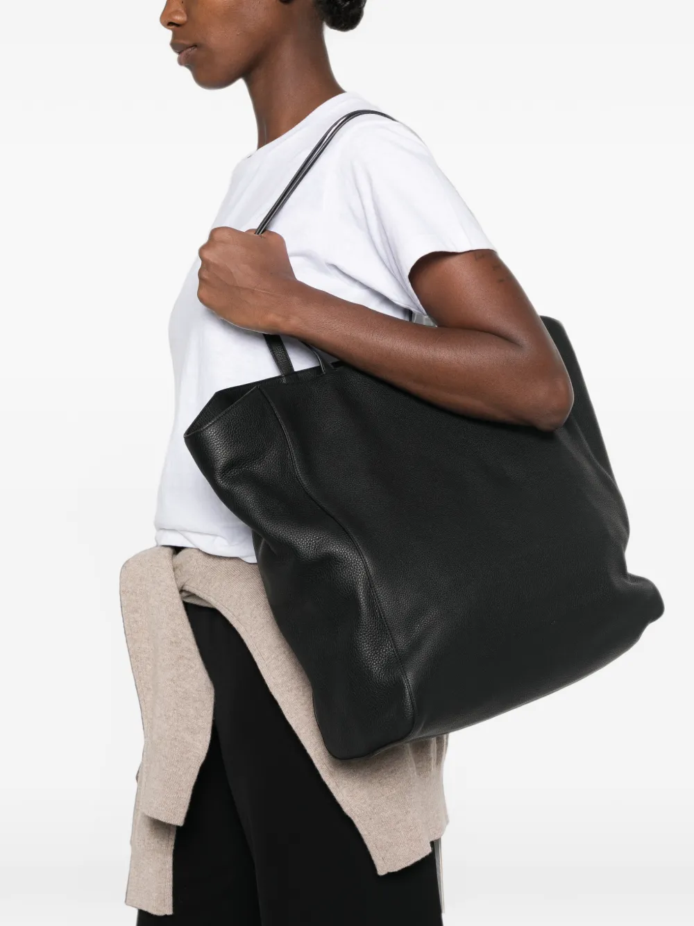 The Row Karolin leren shopper met textuur Zwart