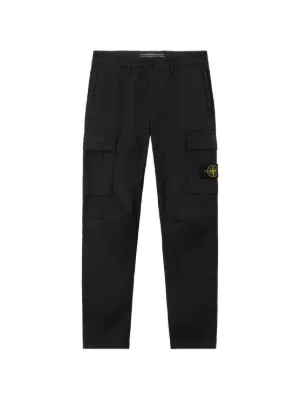 Stone Island ロゴパッチ パンツ | ブラック | FARFETCH JP