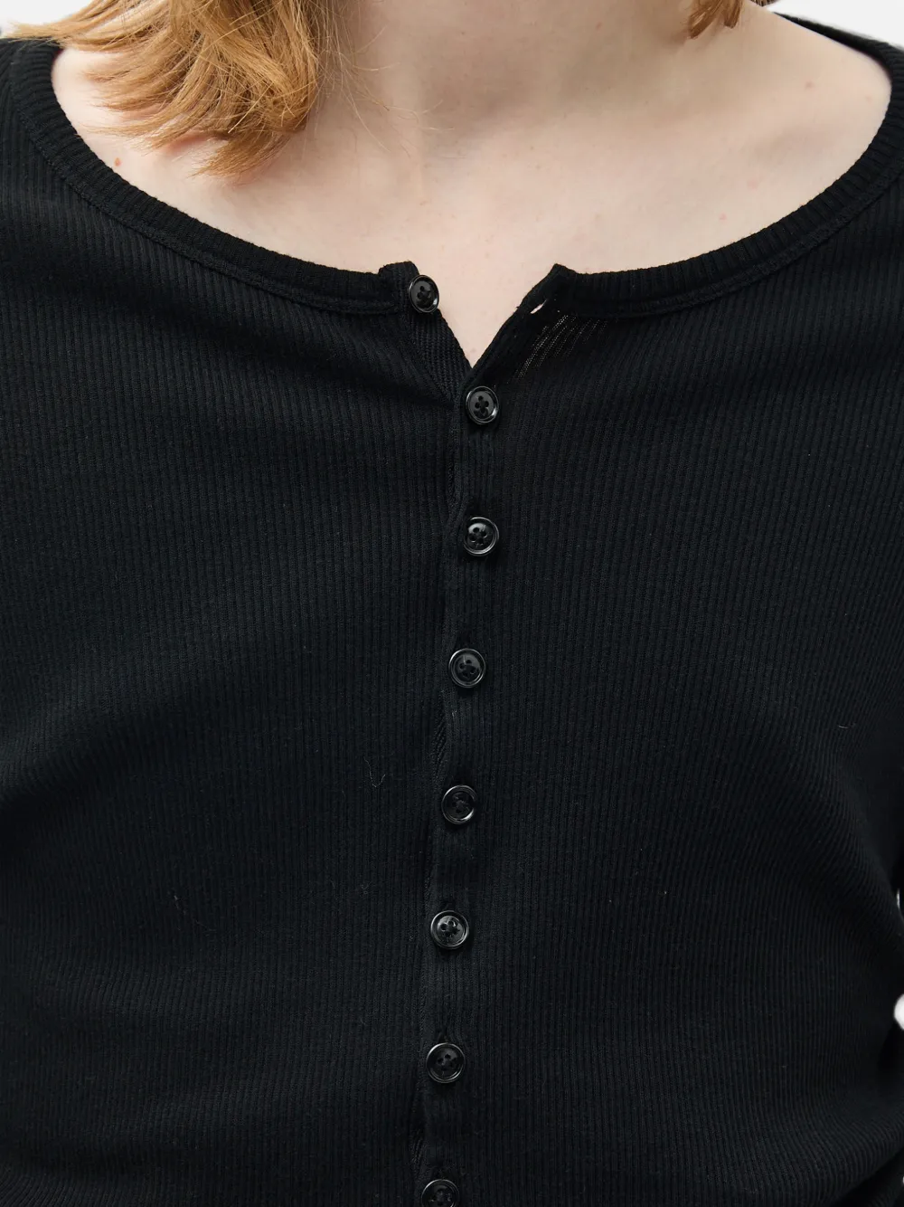 Ann Demeulemeester Hamar T-shirt met knoopdetail Zwart