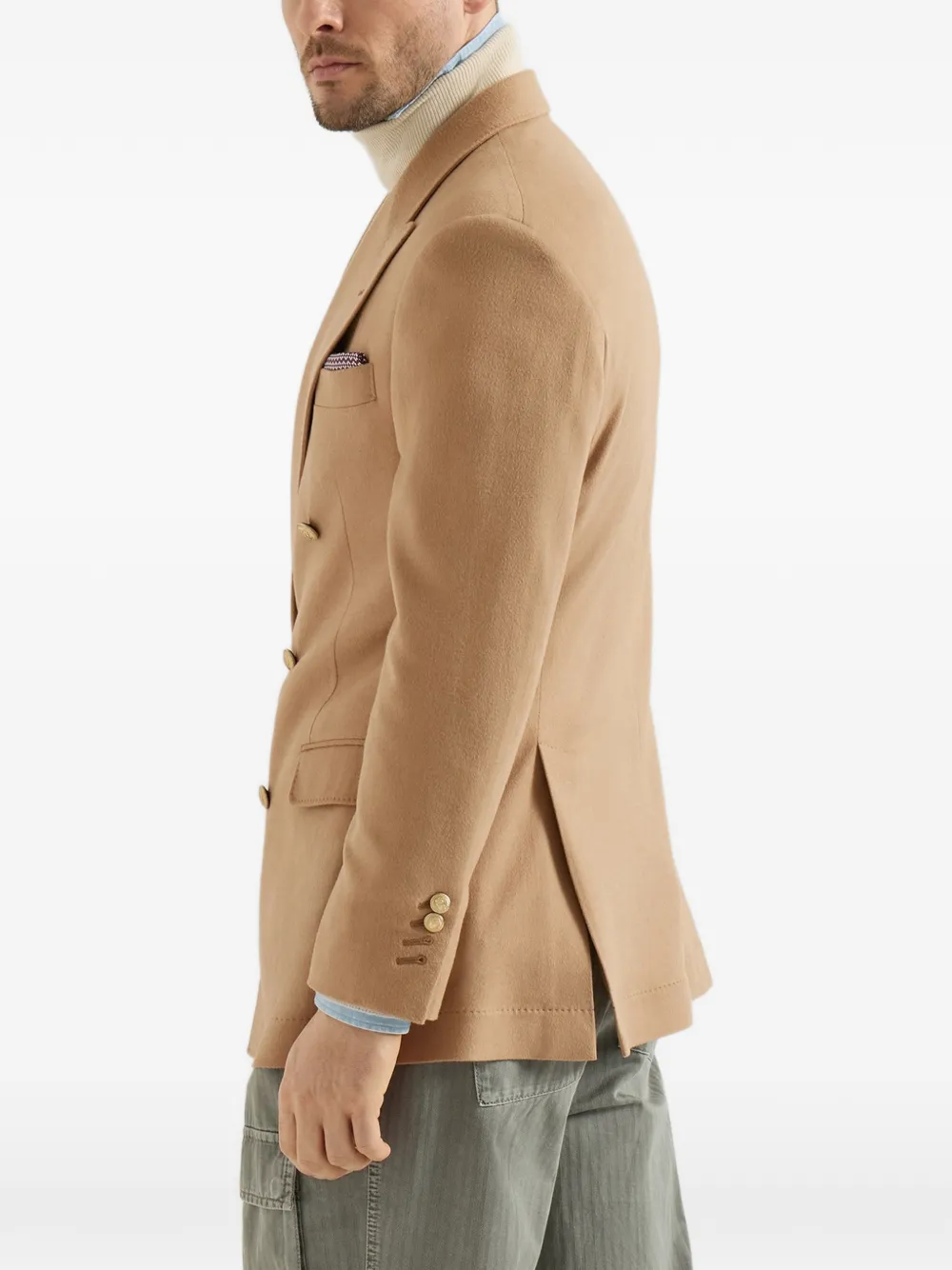 Brunello Cucinelli Jack met puntige revers en dubbele rij knopen Beige