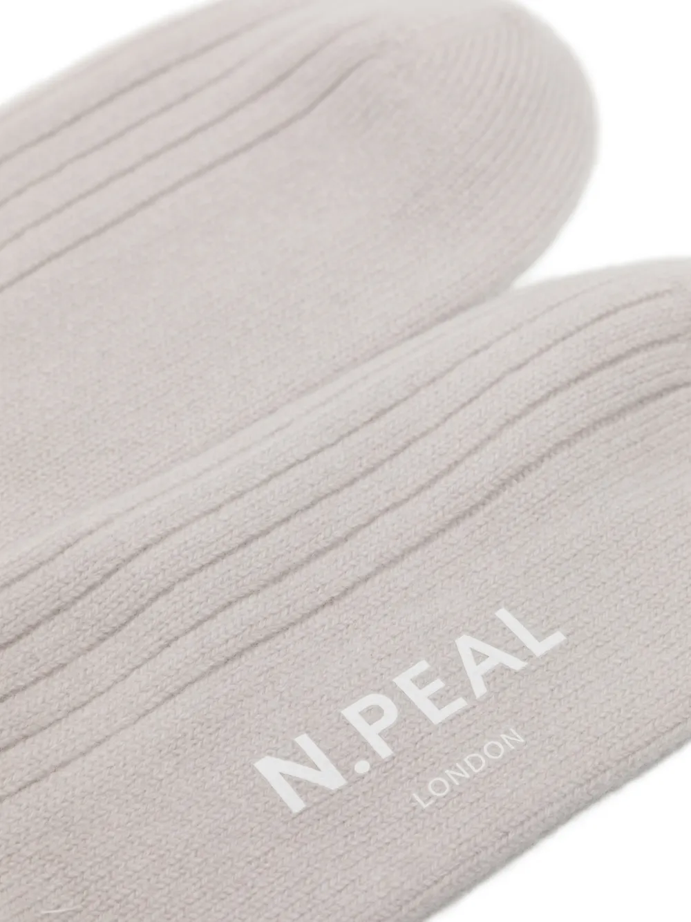 N.Peal Geribbelde sokken Beige