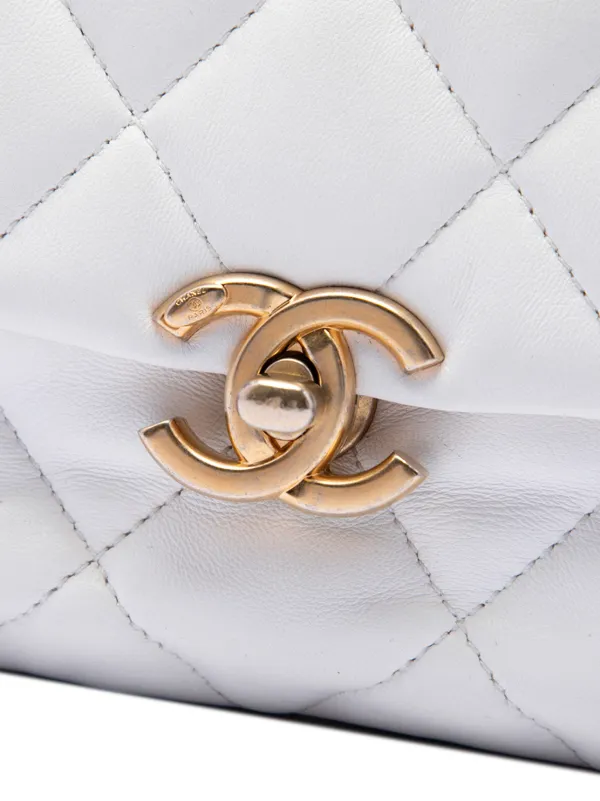 CHANEL Pre-Owned 2021-2026 Mini Quilted Lambskin Lacquered Chain