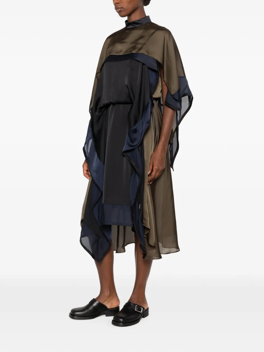 sacai Asymmetrische gelaagde jurk met ruches Groen