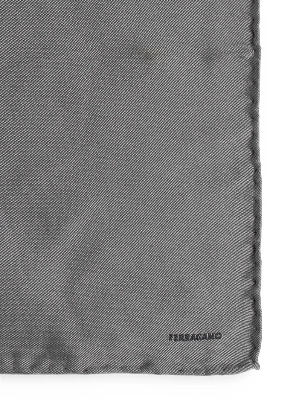 Ferragamo Zijden pochet Grijs
