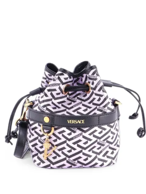 Versace Pre-Owned bolsa bucket La Greca mini de lona revestida estampada
