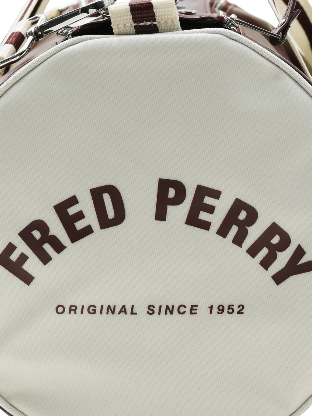 Fred Perry logo-print barrel bag Rood