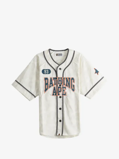A BATHING APE® camisa con estampado militar y parche del logo