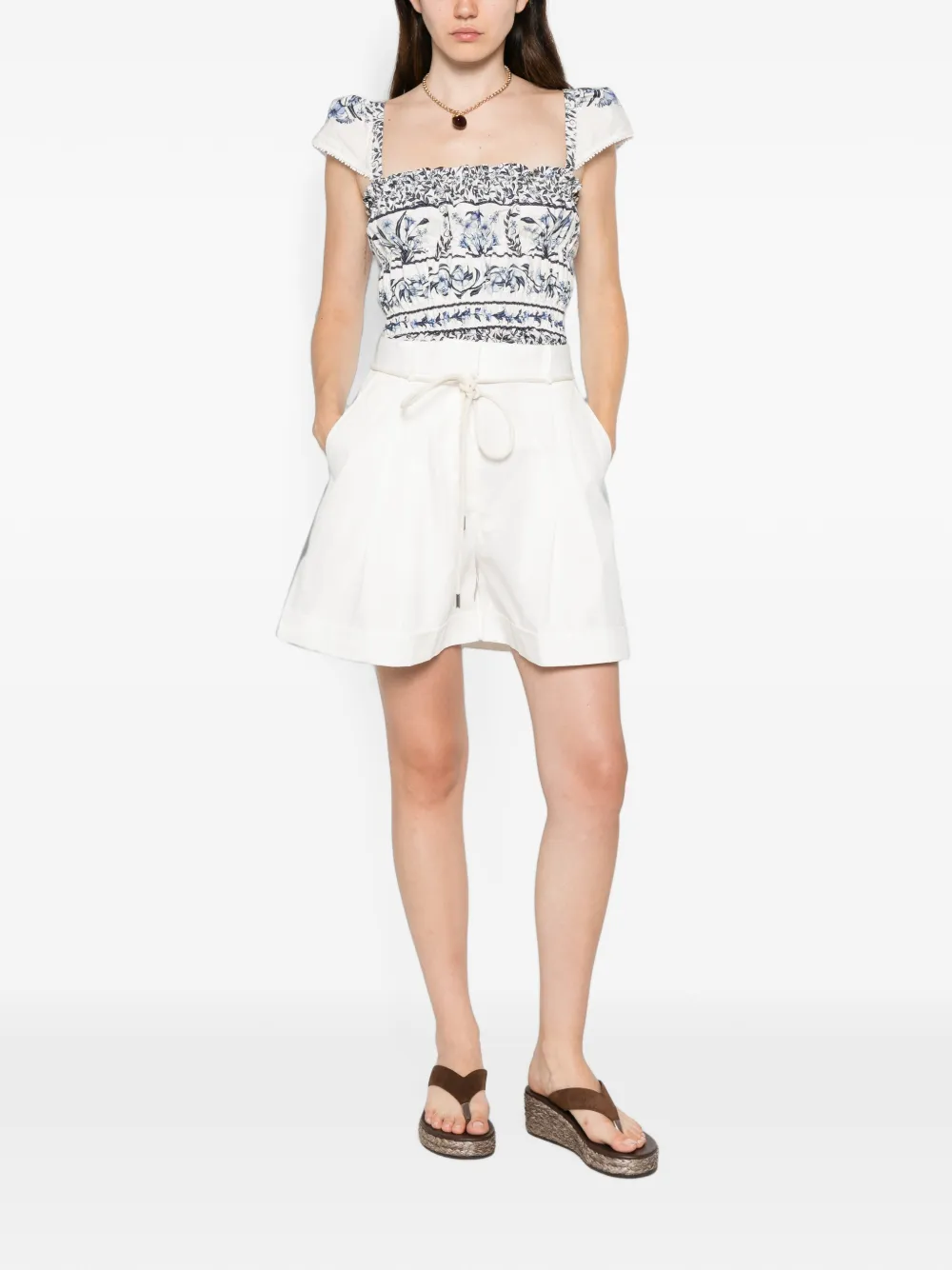 Lee Mathews Geplooide shorts met riem Beige