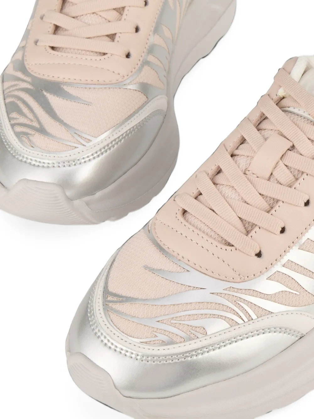Kat Maconie Aria metallic panelled sneakers Roze