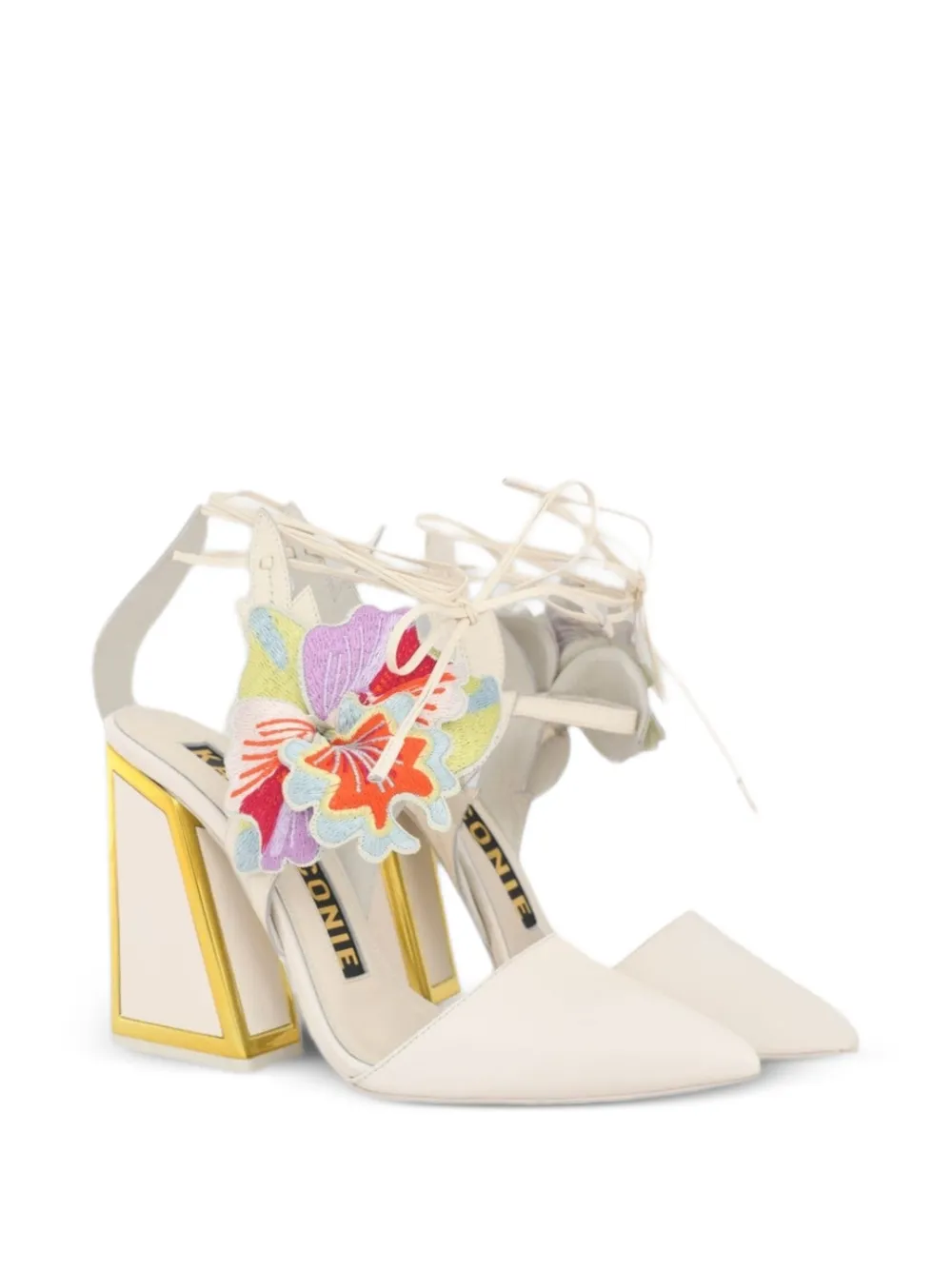 Kat Maconie Muiltjes met geborduurde bloemen Wit