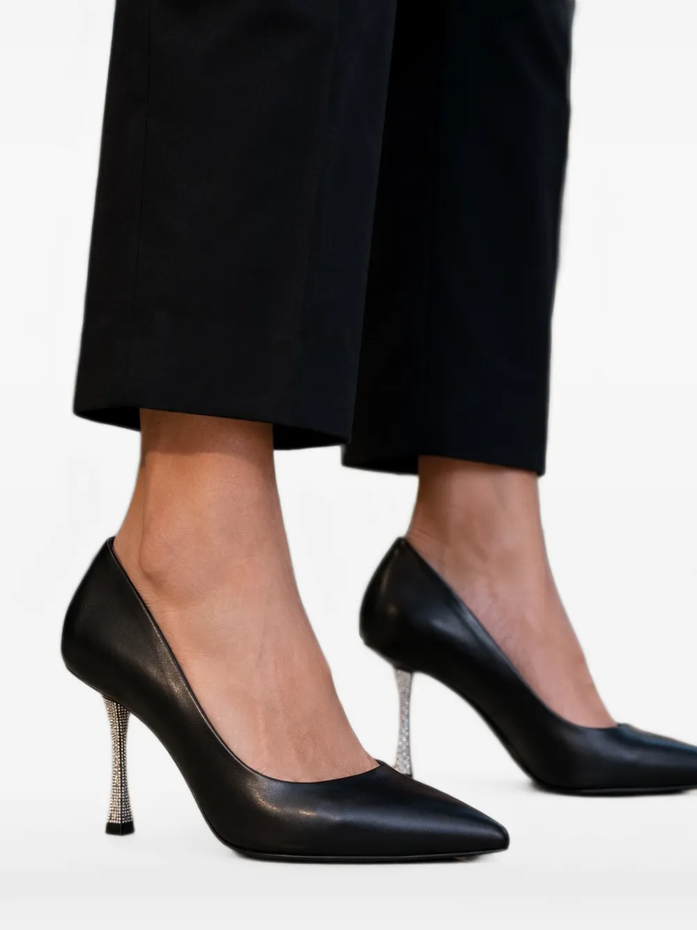 Kat Maconie Pumps met puntige neus Zwart
