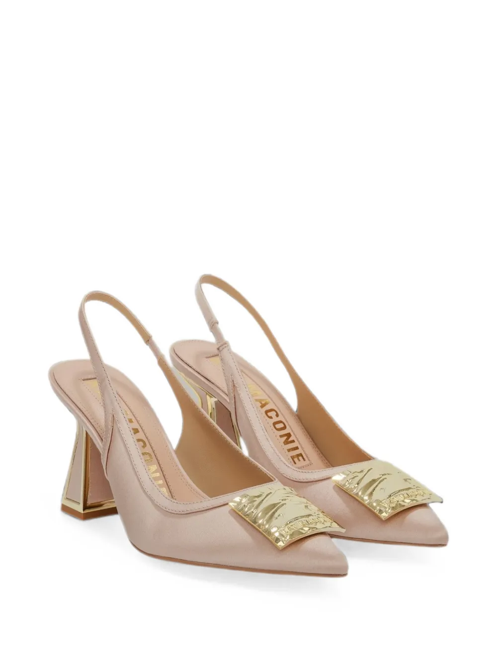 Kat Maconie Slingback pumps met logoplakkaat Beige