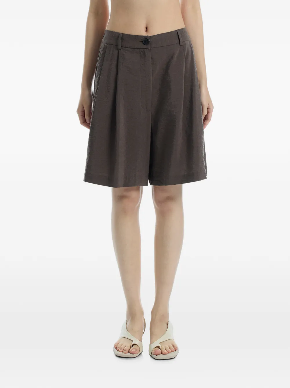 Cordera Geplooide shorts Bruin