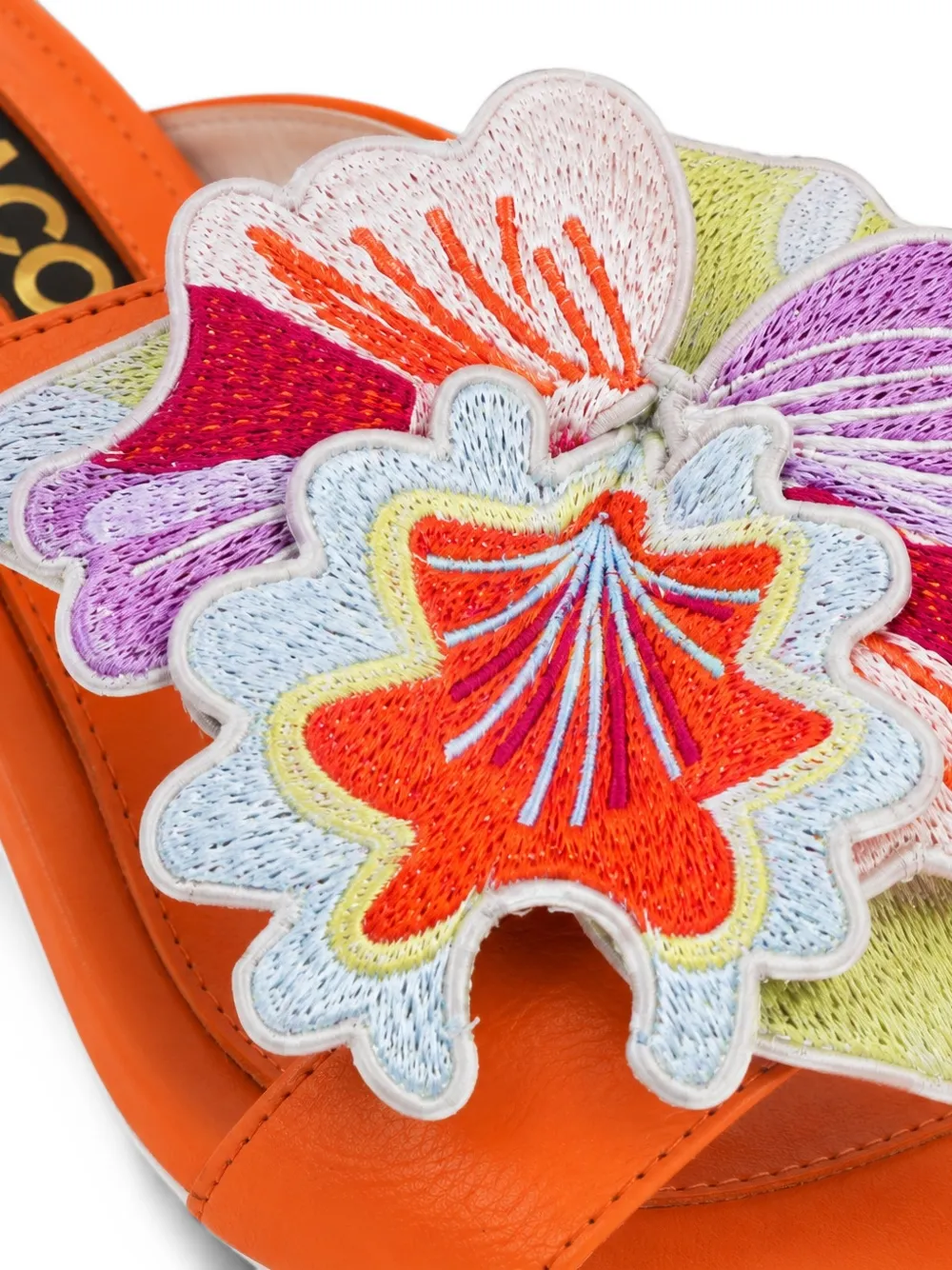 Kat Maconie Eve sandalen met blokhak en bloemen-applicatie Oranje