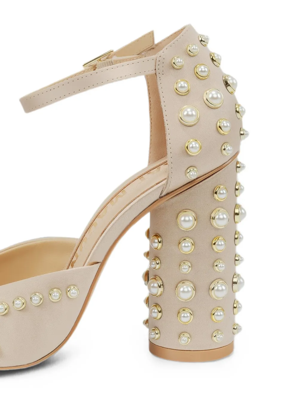 Kat Maconie Zozo pumps verfraaid met parels en blokhak Beige